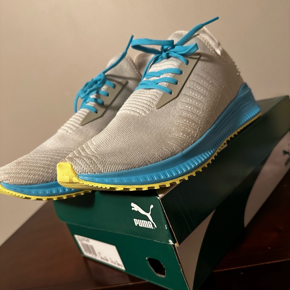 Men sneakers